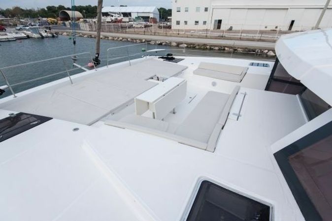 Bali 5.4 | Lusitana boat