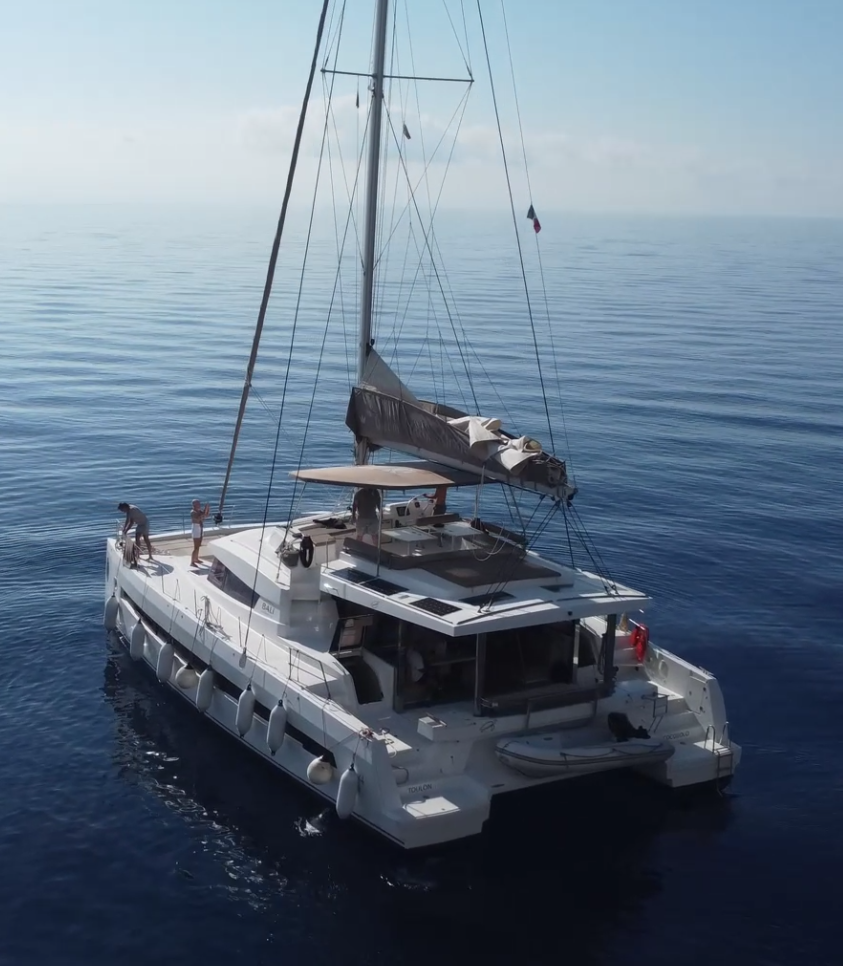 Bali 5.4 | Lusitana boat