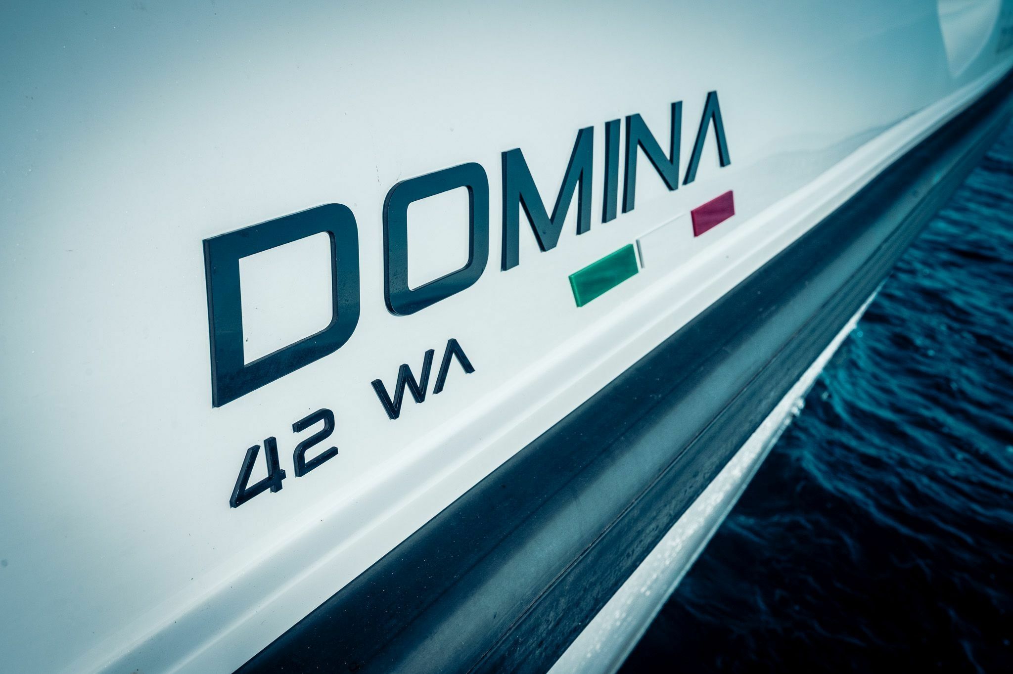 Domina 42 | Domina