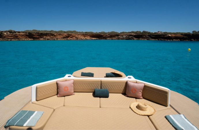 Custom Built 39 | Moneypenny