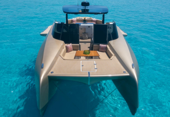 Custom Built 39 | Moneypenny