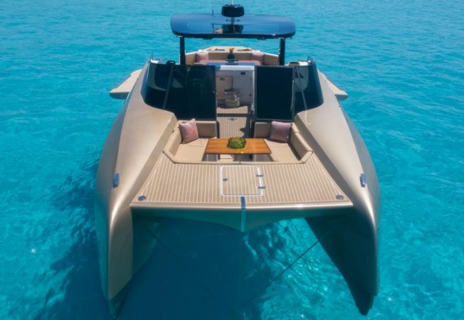 Custom Built 39 | Moneypenny