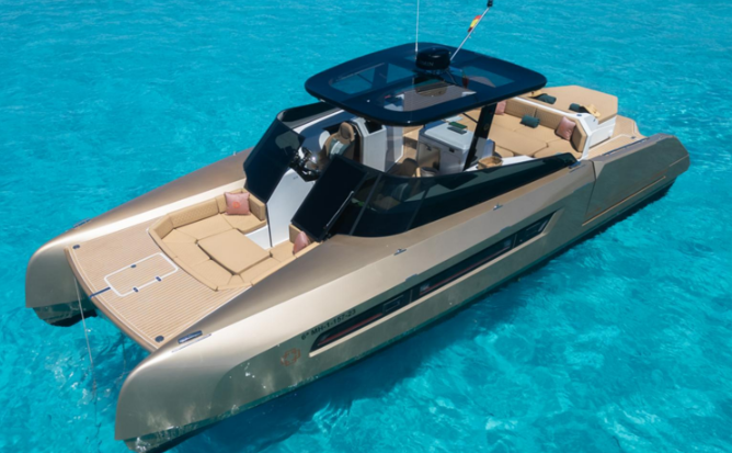 Custom Built 39 | Moneypenny