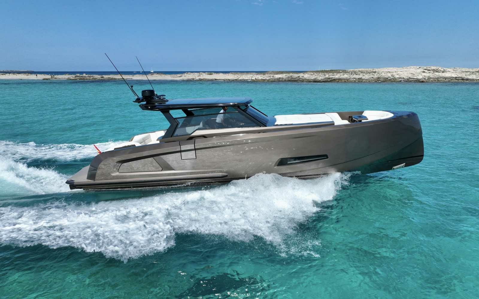 Vanquish VQ45 | Time