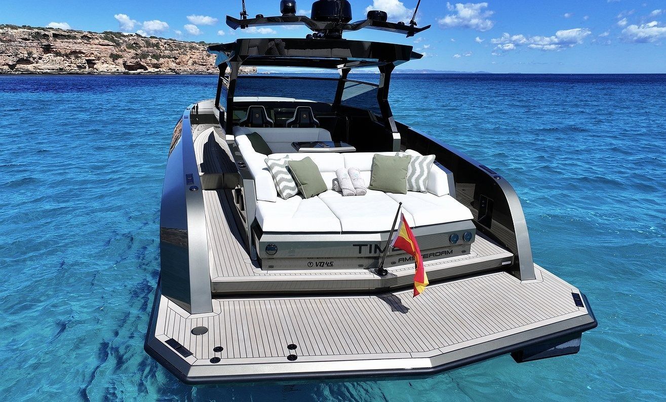 Vanquish VQ45 | Time