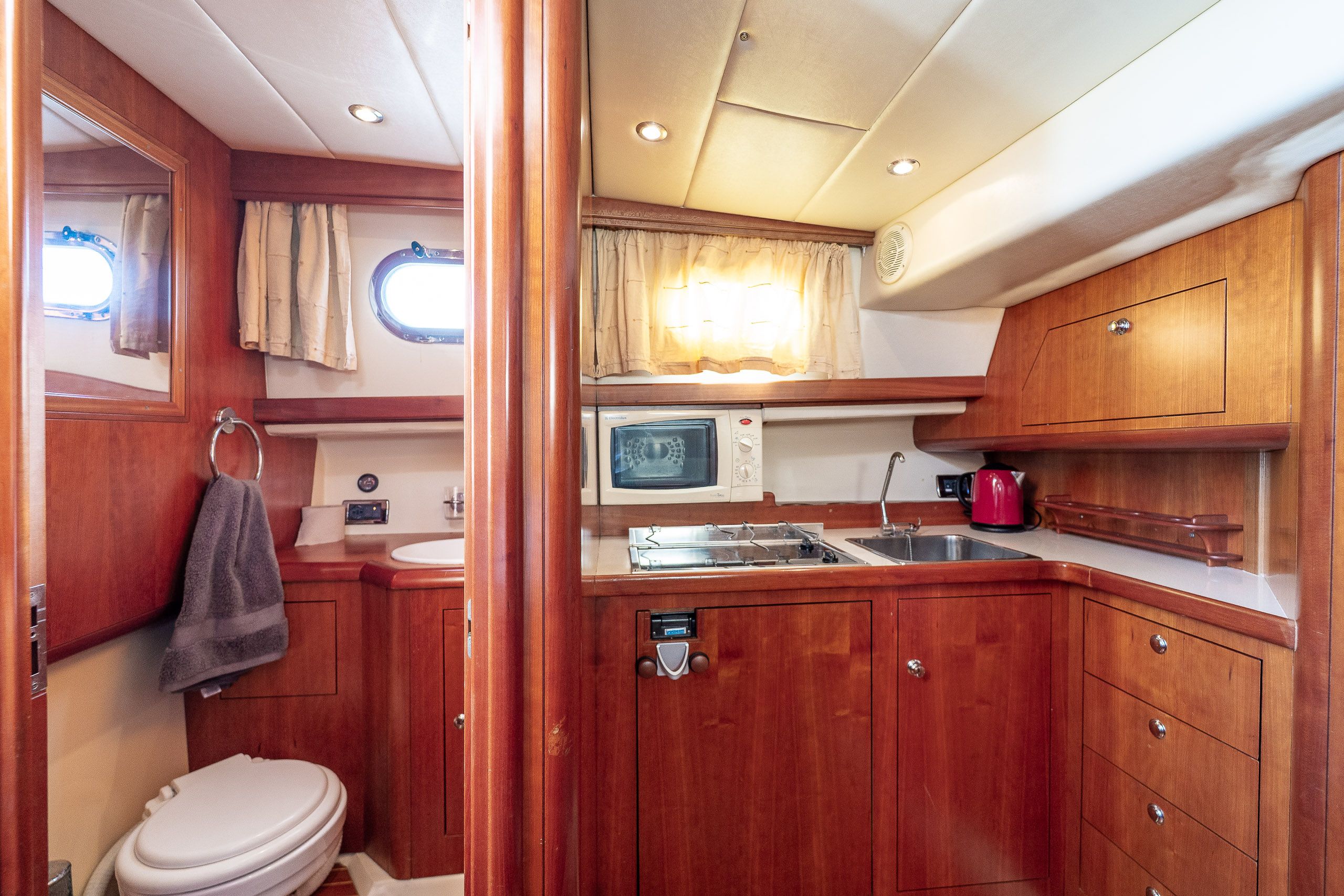 Fratelli Aprea 32 | Intrepid