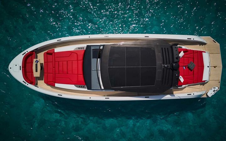 Vanquish 58 | Real Diva