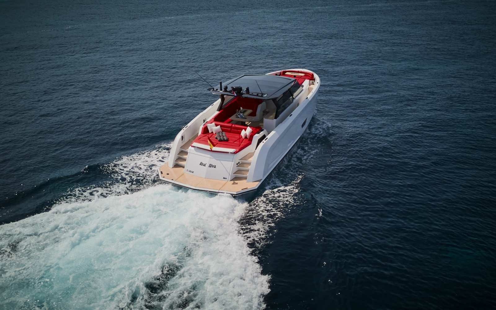 Vanquish 58 | Real Diva