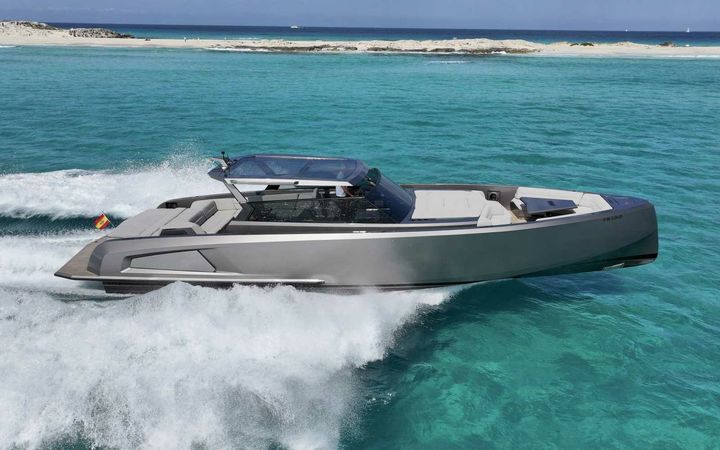 Vanquish VQ52 | Casa Atlantis