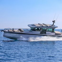 Axopar 37 XC | Bugs Bunny