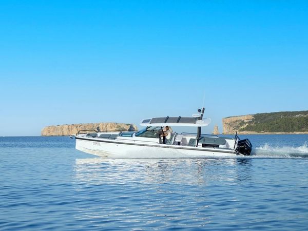 Axopar 37 Sun Top | Paralos