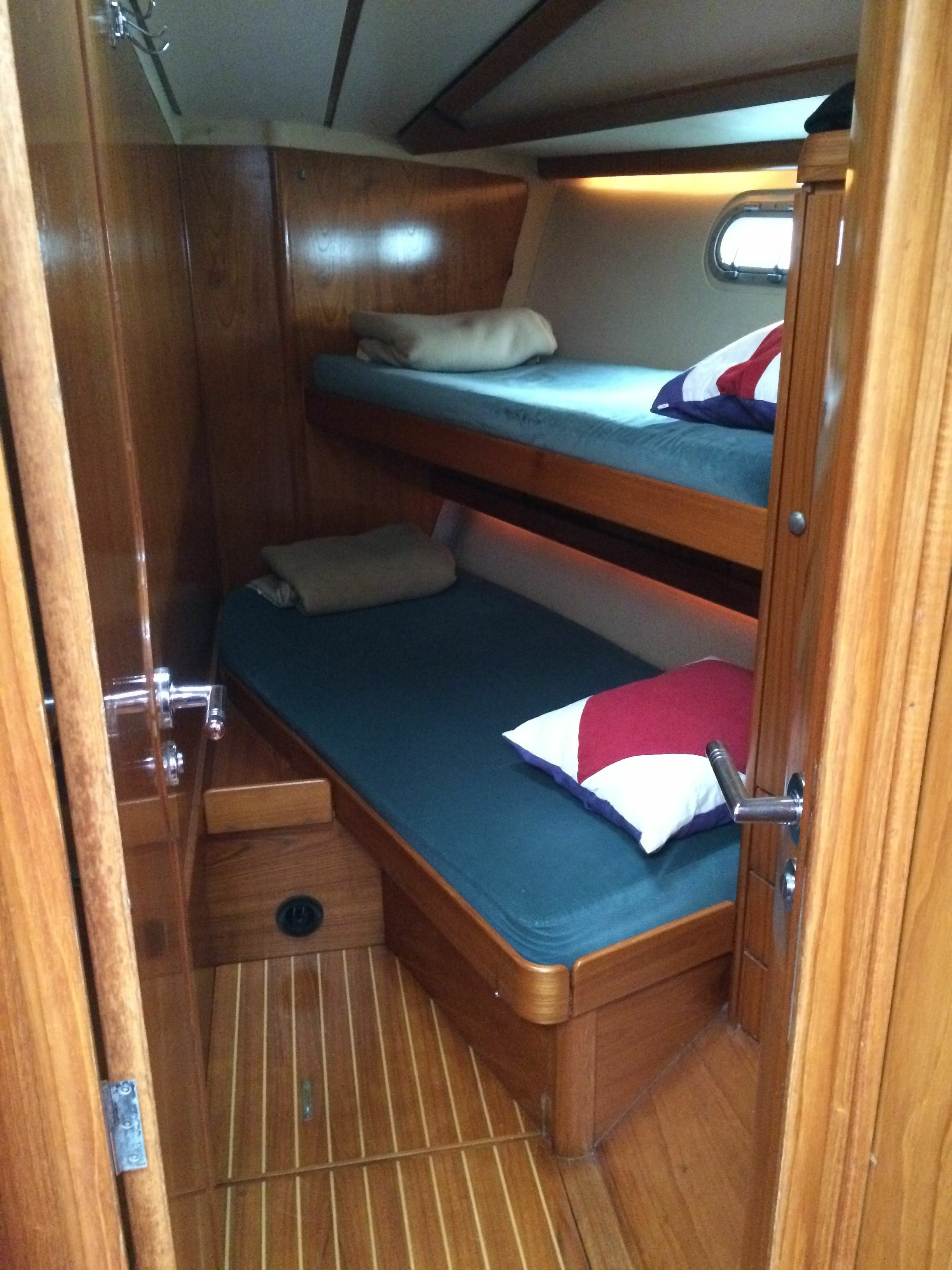 Jeanneau 51 | Log Out