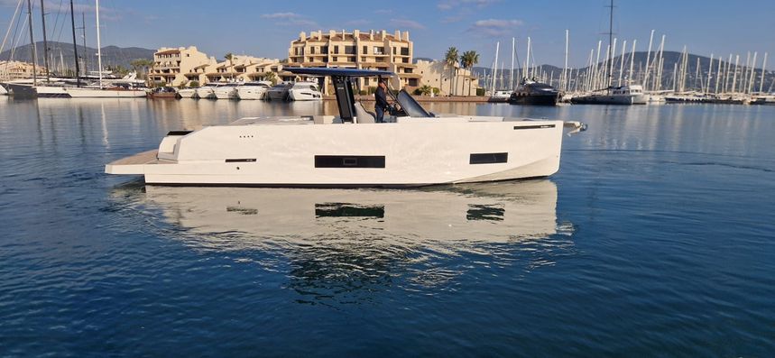 De Antonio D42 Open | Cajuma