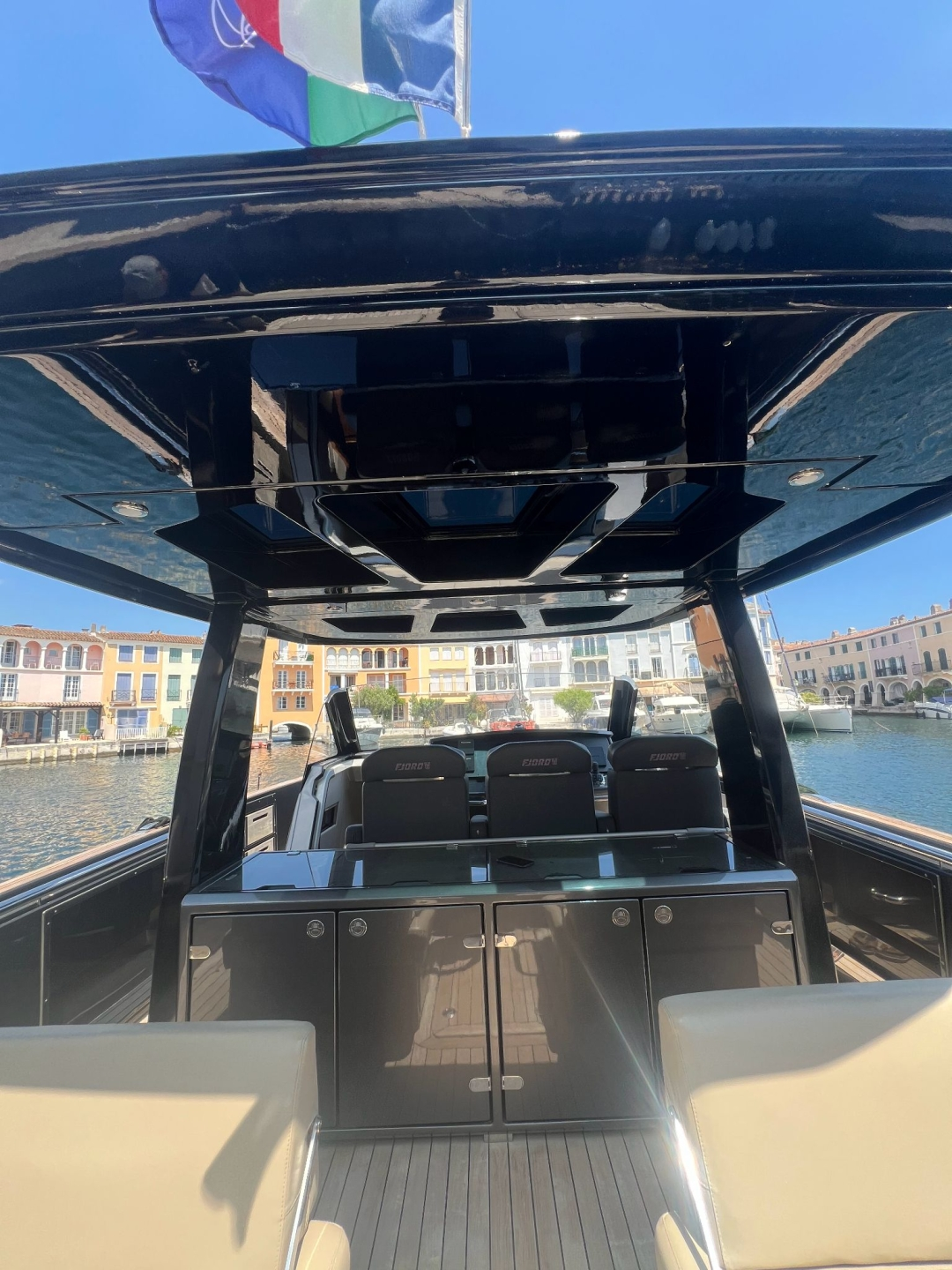 Fjord 42 | Le First 3