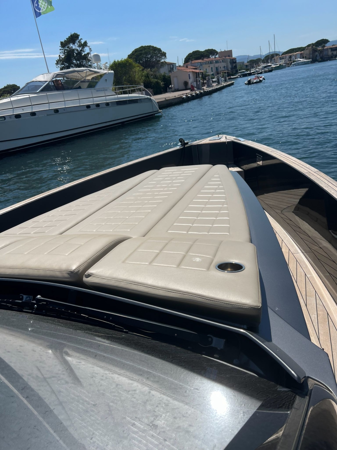 Fjord 42 | Le First 3