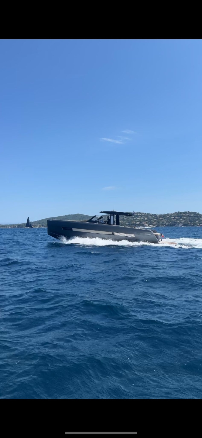 Fjord 42 | Le First 3