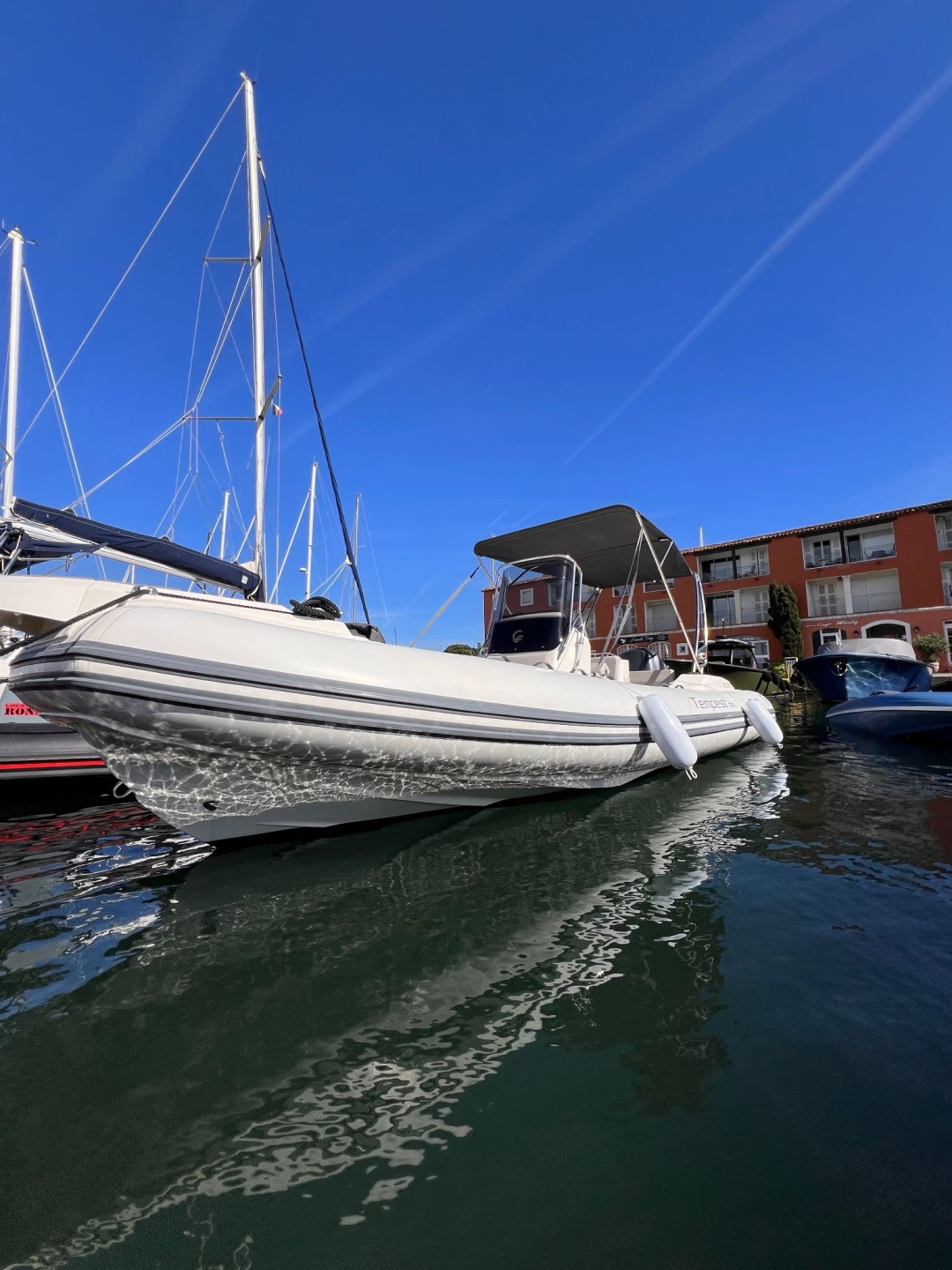 Capelli Tempest 700 | Raspberry