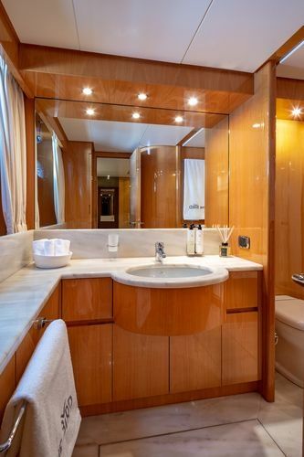 Sanlorenzo 82 | White Bird