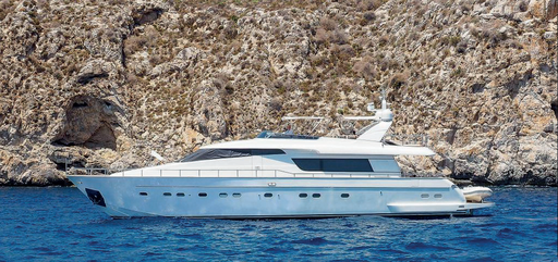 Sanlorenzo 82 | White Bird