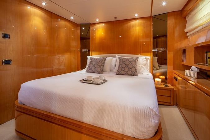 Sanlorenzo 82 | White Bird