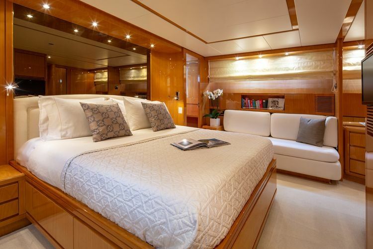 Sanlorenzo 82 | White Bird