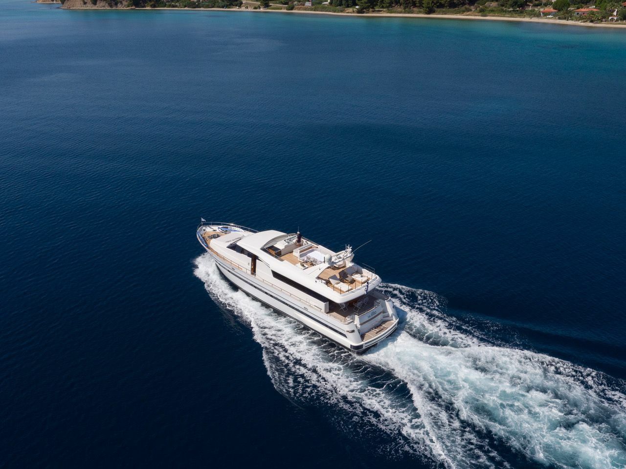 Sanlorenzo 82 | White Bird