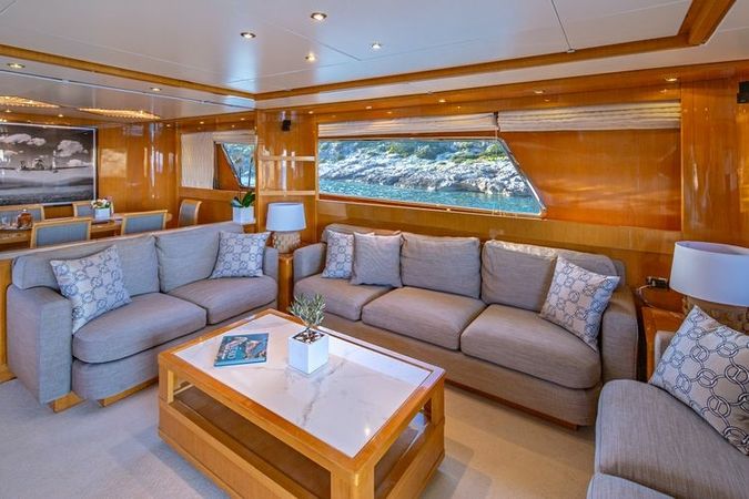 Sanlorenzo 82 | White Bird