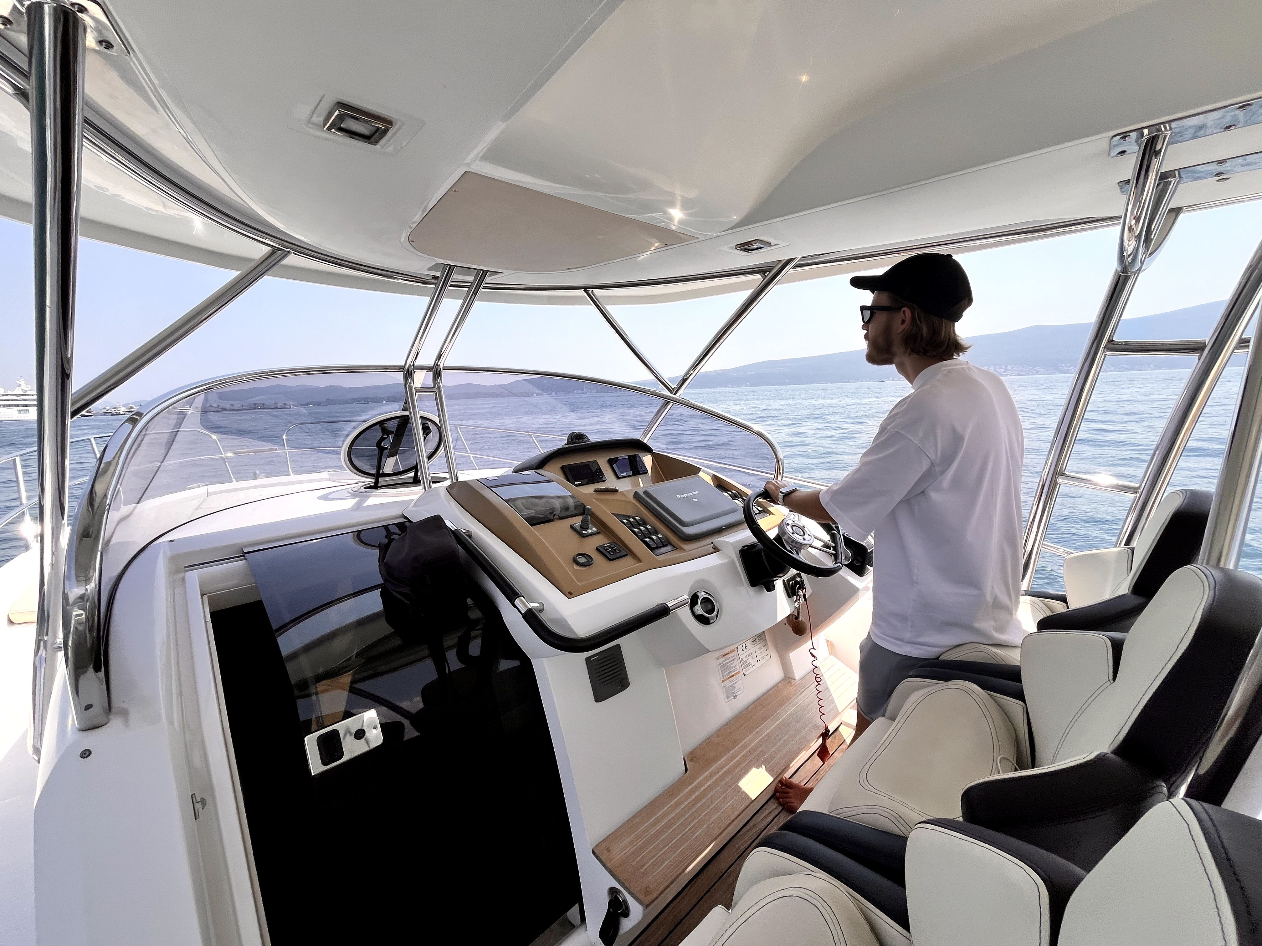 Sessa Key Largo 36 | Zefirka