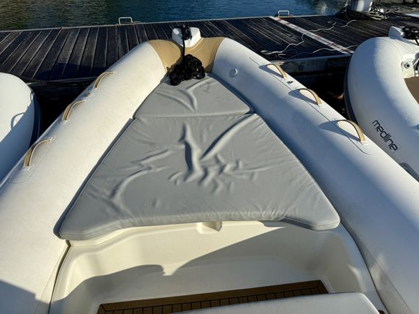 Zodiac Medline 750 | Azimut