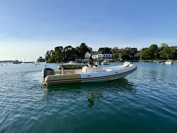 Zodiac Medline 750 | Azimut