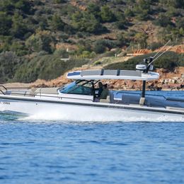 Axopar 37 Sun Top | Zeus