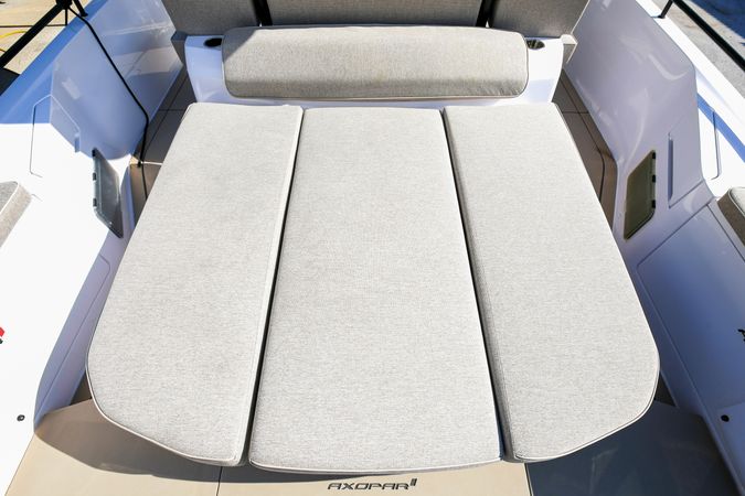 Axopar 37 Sun Top | Zeus