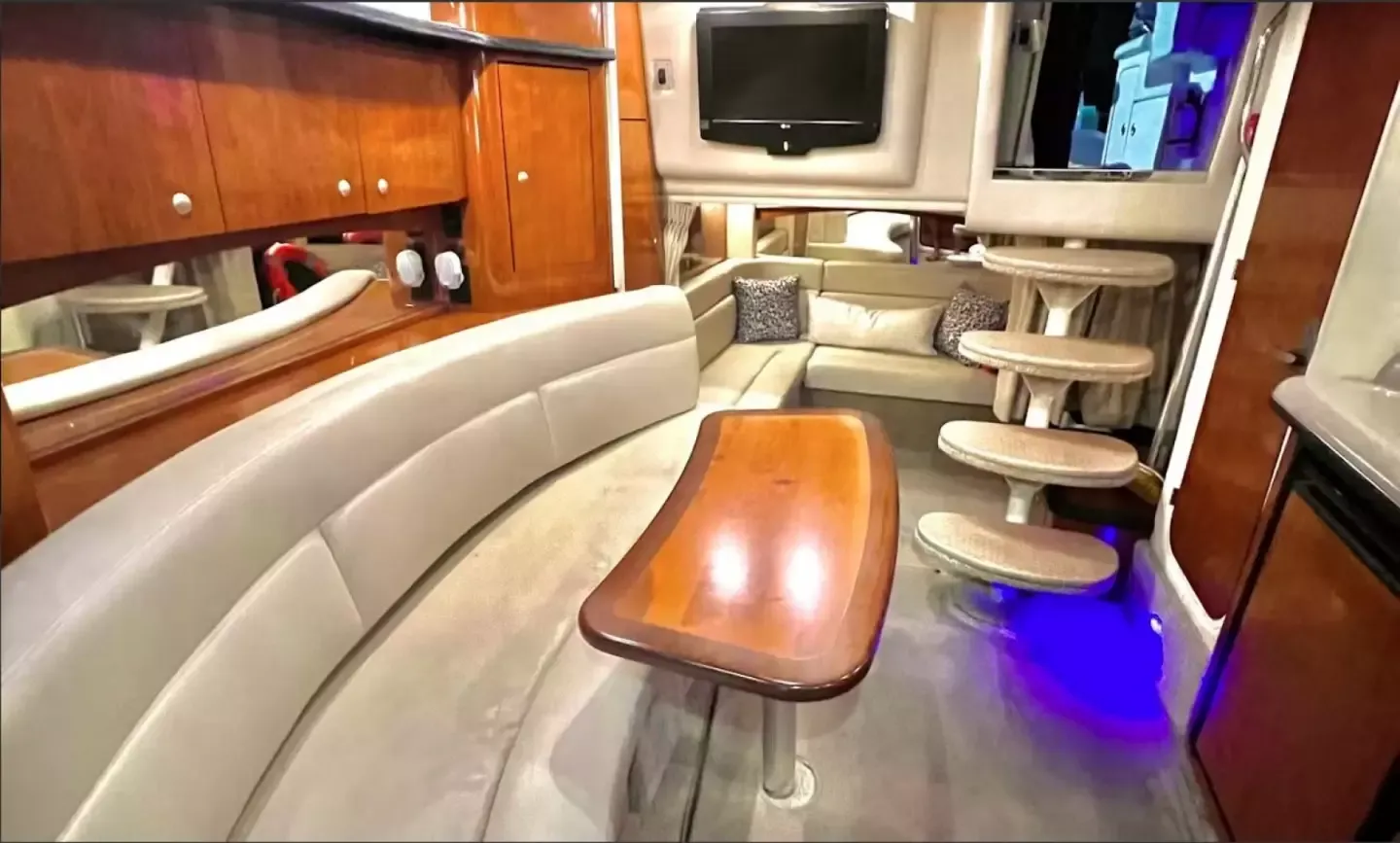 Sea Ray Sundancer 340 | La Dolce Vita