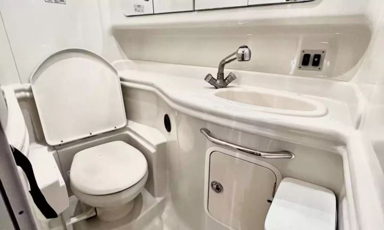 Sea Ray Sundancer 340 | La Dolce Vita