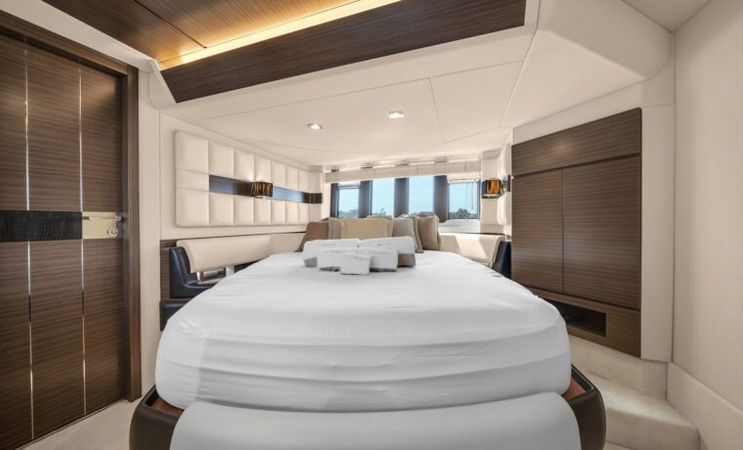 Azimut 64 Fly | Deon