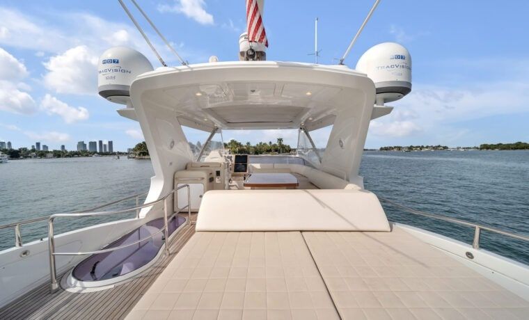 Azimut 64 Fly | Deon