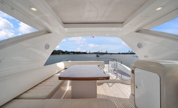 Azimut 64 Fly | Deon