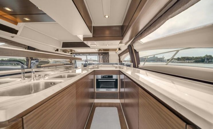 Azimut 64 Fly | Deon