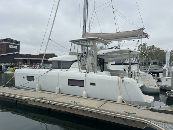 Lagoon 42 | Hullchal