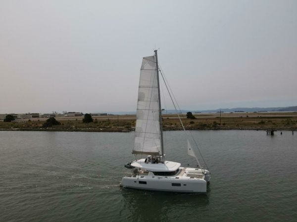 Lagoon 42 | Hullchal