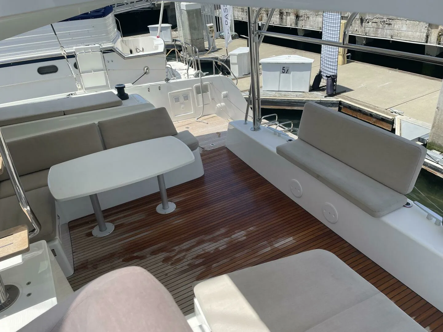 Lagoon 42 | Hullchal