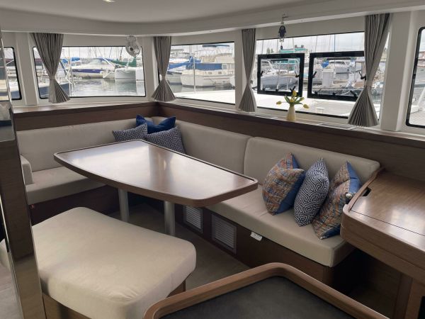 Lagoon 42 | Hullchal