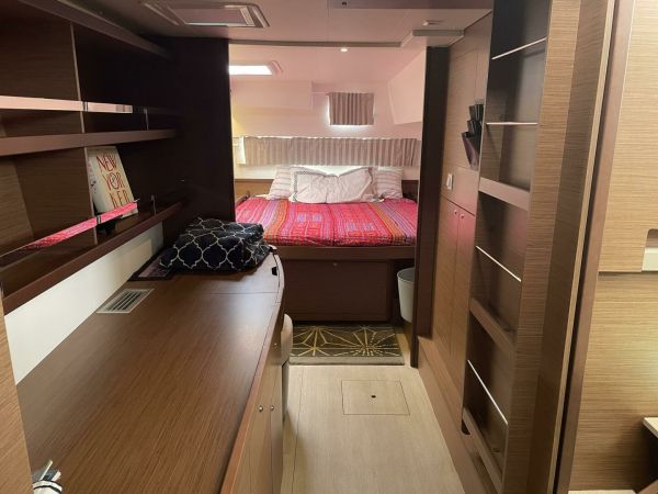 Lagoon 42 | Hullchal