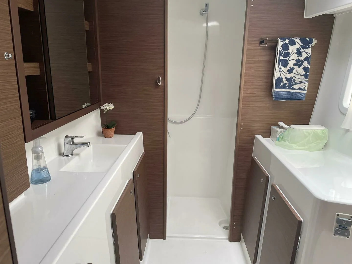 Lagoon 42 | Hullchal