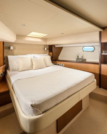 Ferretti 630 | Escape