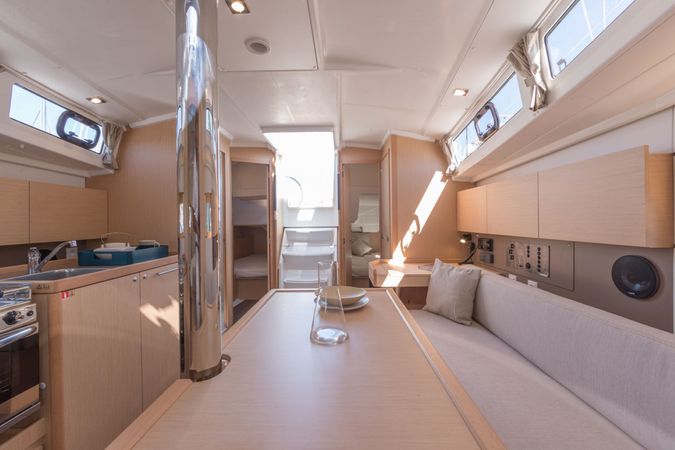 Beneteau Oceanis 38.1 | Into The Mystic