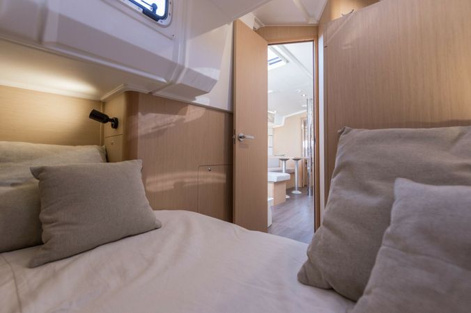 Beneteau Oceanis 38.1 | Into The Mystic