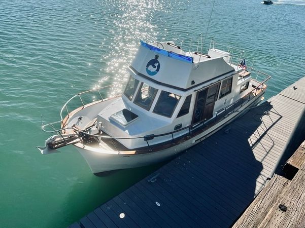 CHB Trawler 35 | Blue Skies