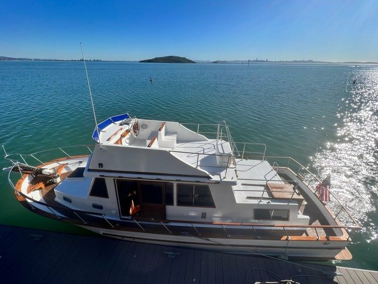 CHB Trawler 35 | Blue Skies