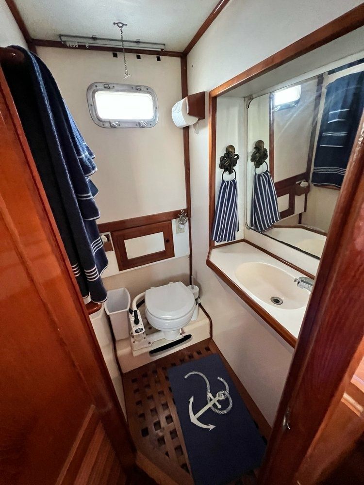 CHB Trawler 35 | Blue Skies